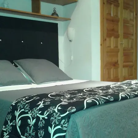 Comet Elvira Apartment