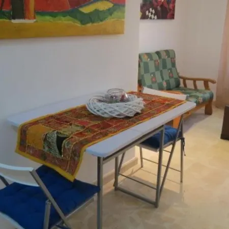 Comet Elvira Apartment *