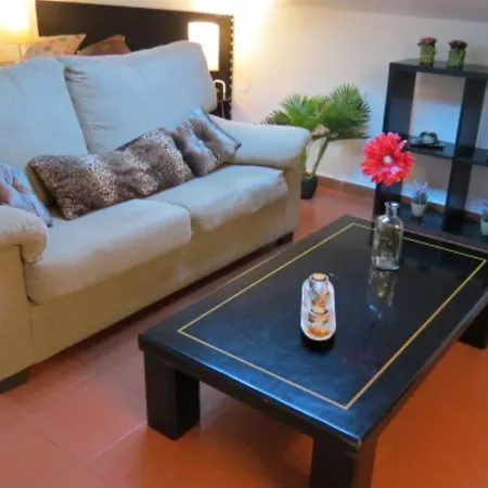 Comet Elvira Apartment *