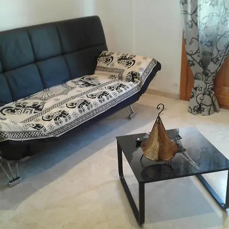 Comet Elvira Apartment *